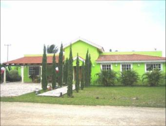 CALIFORNIAN STYLE HOUSES ON PRE- Yucatan
